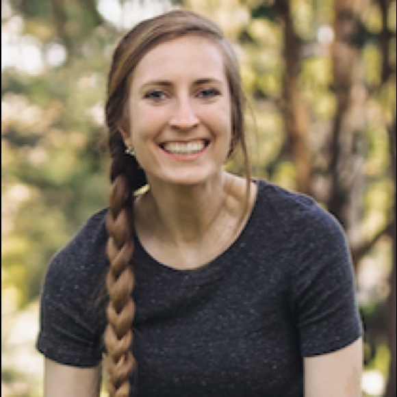 Meet your Posher, Hayley - Picture 2 of 2